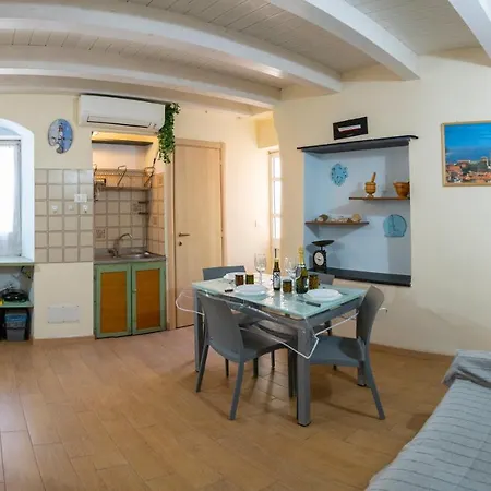 Terrazza Cielo E Mare Apartment *